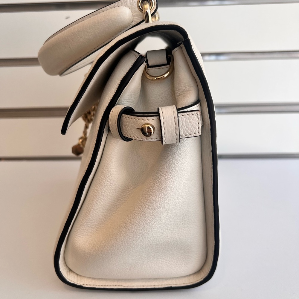 Luana Made in Italy - Chic Cream Satchel with Gold Chain - Picture 6 of 17